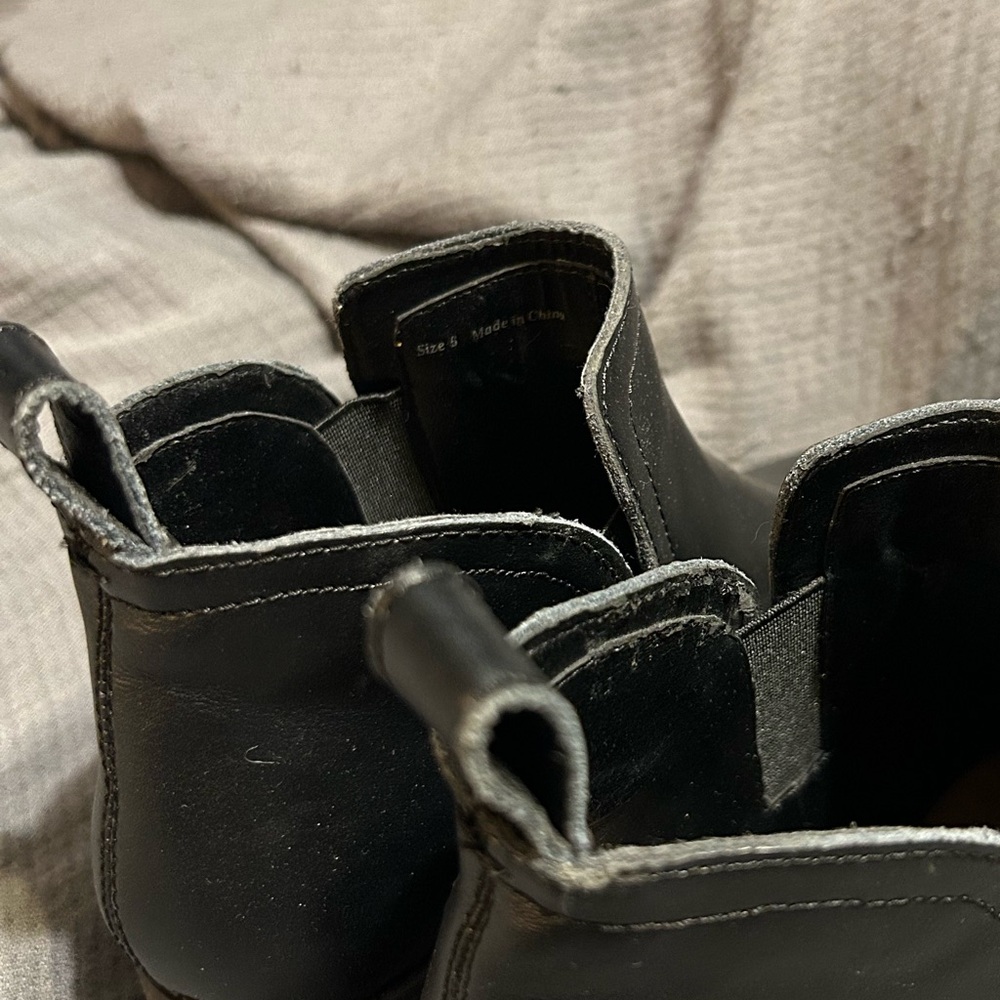 Dolce Vita Black Leather Ankle Booties - Picture 5 of 5